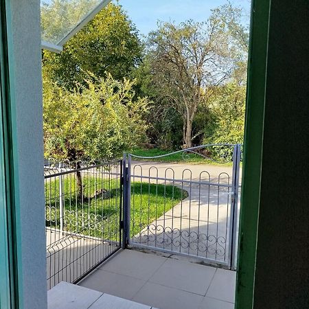Santorini Sremska Mitrovica Exterior foto